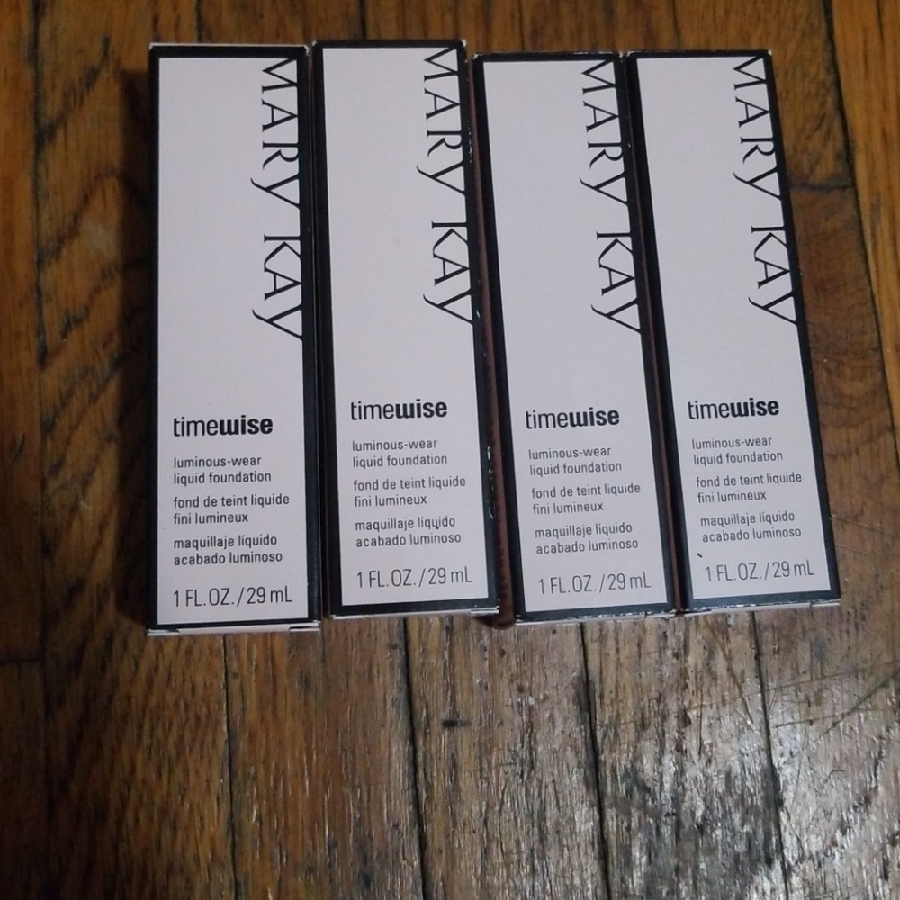 Timewise Luminous-Wear Liquid Foundation